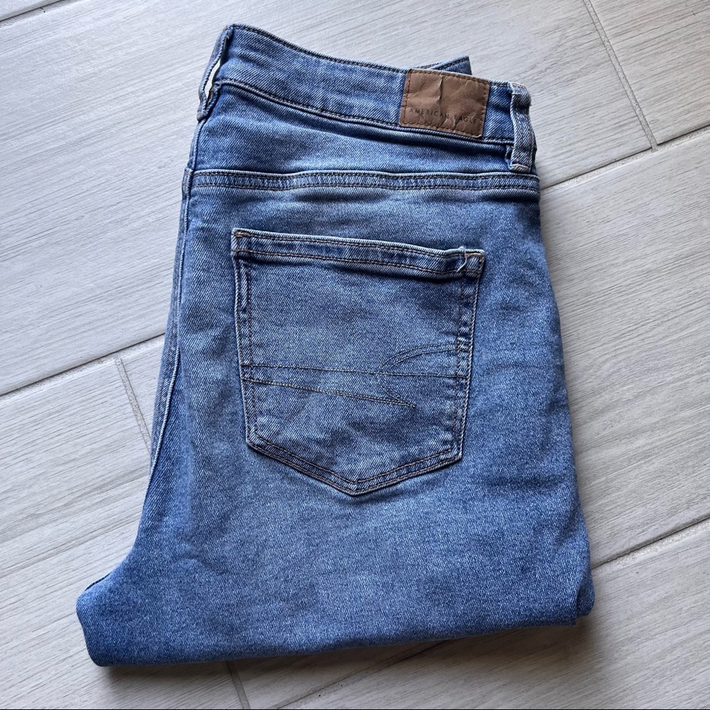 COPY - American Eagle High Rise Mom Jeans